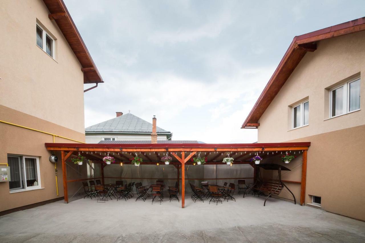 Casa Burduhos Hotel Câmpulung Moldovenesc Exterior photo